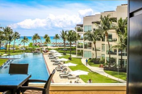 The Elements Oceanfront & Beachside Condo Hotel Flat hotel in Playa del Carmen