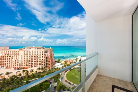 Krystal Grand Cancun All Inclusive Resort in Cancun