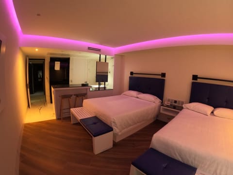 WeEnjoy Hotels Grand Prix Aeropuerto CDMX Hotel in Mexico City