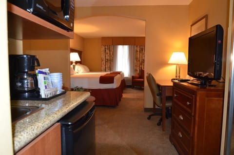 Holiday Inn Express & Suites Bloomington, an IHG Hotel Hotel in Bloomington