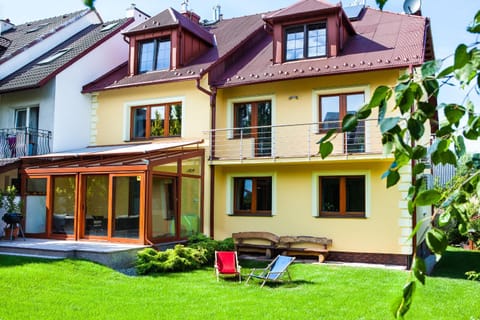 Communal lounge/ TV room, Garden, Balcony/Terrace, Garden view