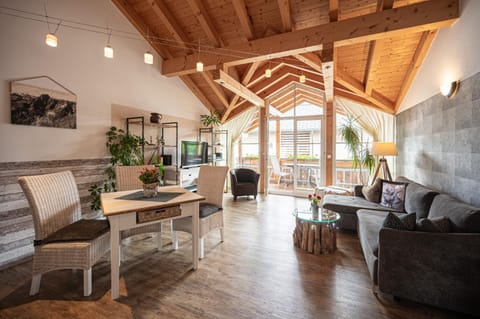 Living room, Decorative detail