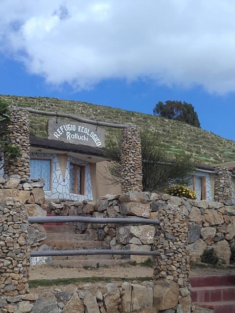 Refugio Ecologico Kalluchi Nature lodge in Puno, Peru