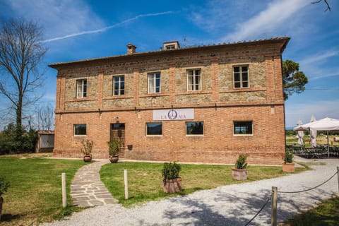 Tenuta La Fratta Farm Stay in Tuscany