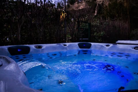 Natural landscape, Hot Tub