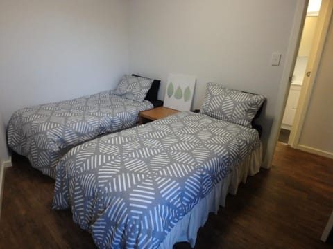 Como Retreat - two bedroom villa Chalet in Perth