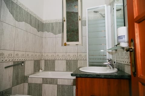 Bathroom, Bath