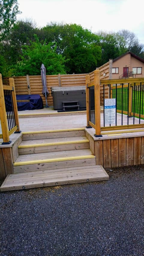 Patio, Hot Tub