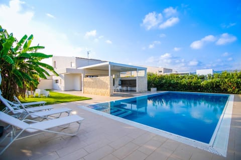 Property building, Swimming pool, Swimming pool