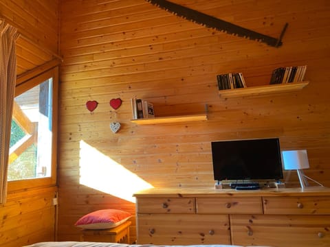 Appartements duplex dans chalet - Pléiades -, skis aux pieds avec clefs à disposition via agence -nous louons l'un et-ou l'autre des deux appartements de notre chalet quasiment identiques Apartment in Piedmont