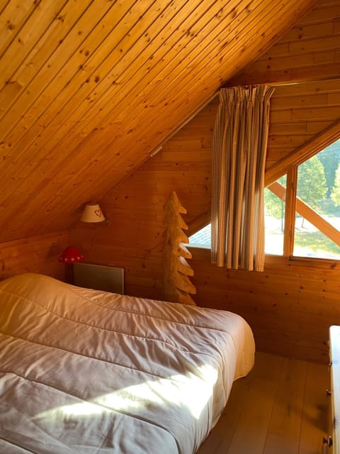 Appartements duplex dans chalet - Pléiades -, skis aux pieds avec clefs à disposition via agence -nous louons l'un et-ou l'autre des deux appartements de notre chalet quasiment identiques Apartment in Piedmont