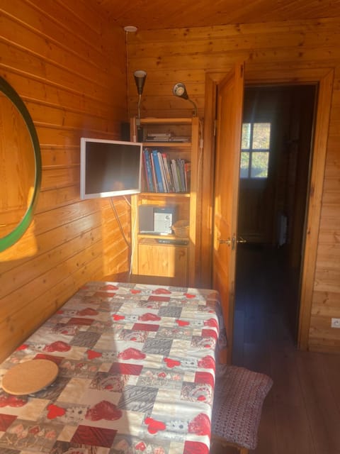 Appartements duplex dans chalet - Pléiades -, skis aux pieds avec clefs à disposition via agence -nous louons l'un et-ou l'autre des deux appartements de notre chalet quasiment identiques Apartment in Piedmont