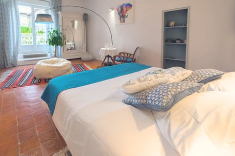 H2o Chambres d'Hôtes Bed and breakfast in Narbonne