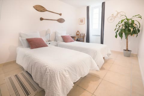 H2o Chambres d'Hôtes Bed and Breakfast in Narbonne