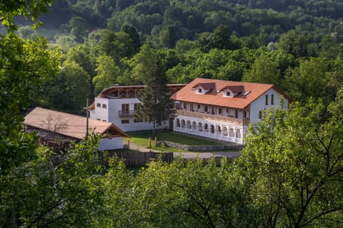 Hanul Vatra Inn in Romania
