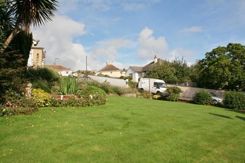 Churston Way Lodge Guest House Bed and Breakfast in Brixham
