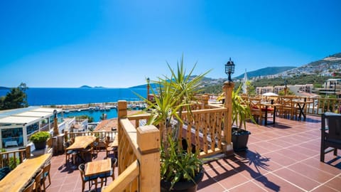 Restaurant/places to eat, Day, Natural landscape, View (from property/room), Balcony/Terrace, Banquet/Function facilities, Mountain view, Sea view