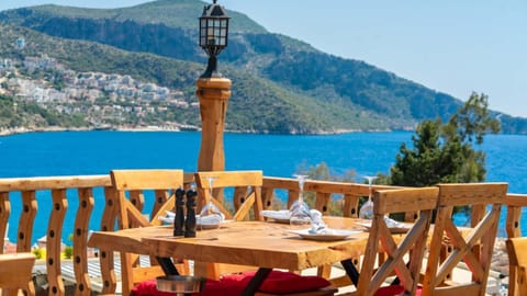 Restaurant/places to eat, Day, Natural landscape, View (from property/room), Balcony/Terrace, Banquet/Function facilities, Dining area, Mountain view, Sea view