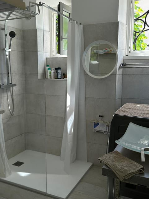 IDÉAL ART DÉCO compris un parking privé sécurisé Darcy Liberté centre Gare-Ville Apartment in Dijon