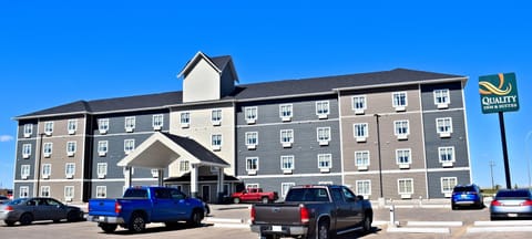 Quality Inn & Suites Hotel in Moose Jaw