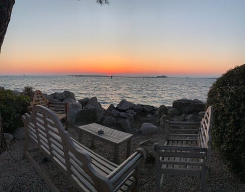 Restaurant/places to eat, Natural landscape, Sea view, Sunset