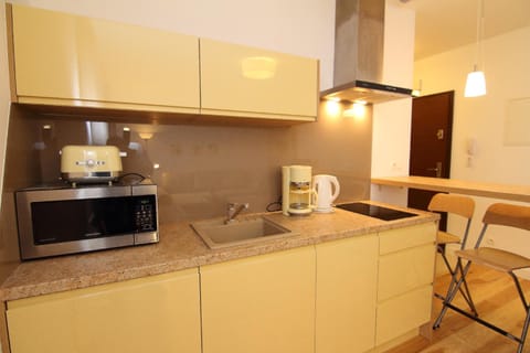 Coffee/tea facilities, Kitchen or kitchenette, minibar, toaster