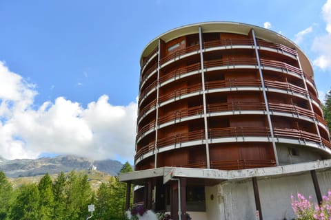 Property building, View (from property/room)