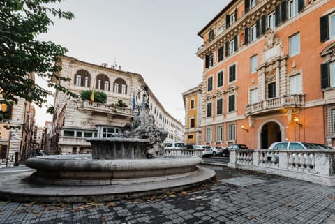 Fontana Più Stella Condo in Rome