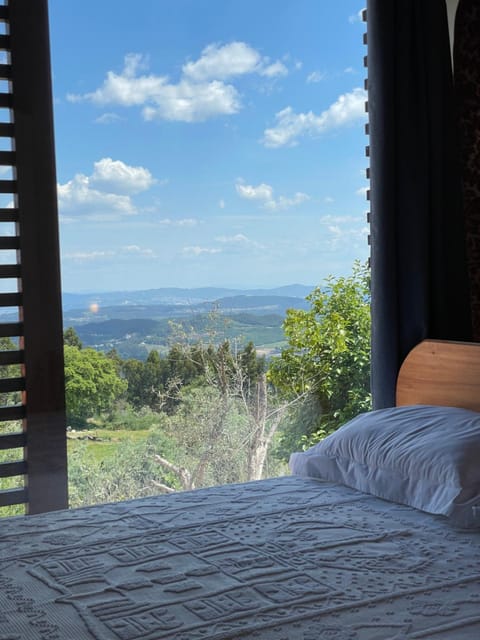 Bed, Bedroom, Mountain view