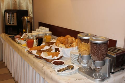 Food and drinks, Buffet breakfast