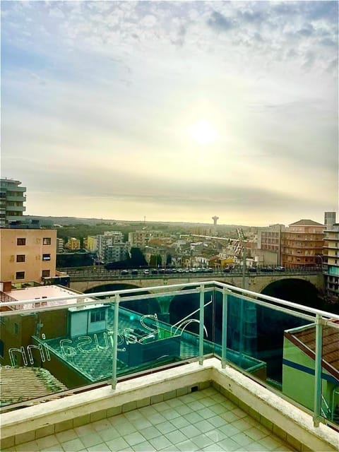 Balcony/Terrace, Landmark view