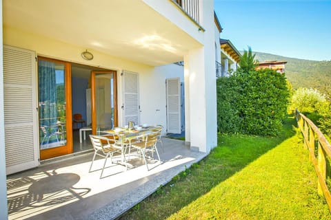 Garden, Balcony/Terrace
