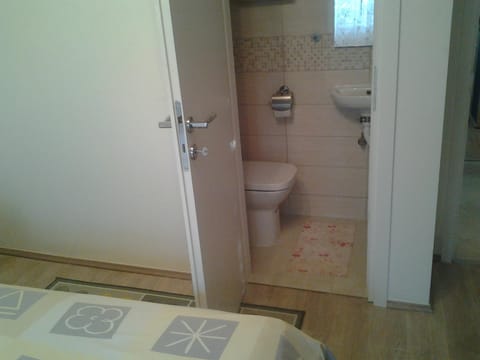 Toilet, Bedroom