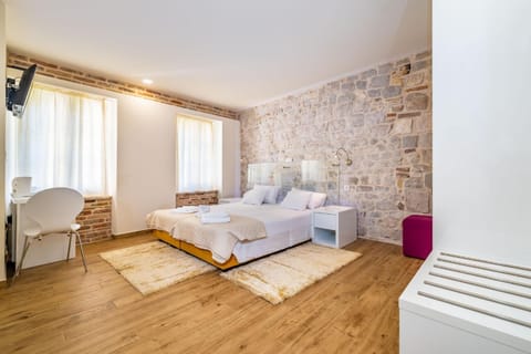 Bed, TV and multimedia, Coffee/tea facilities, Photo of the whole room, Bedroom