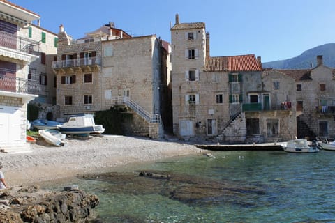 Seaside holiday house Komiza, Vis - 3469 House in Komiža