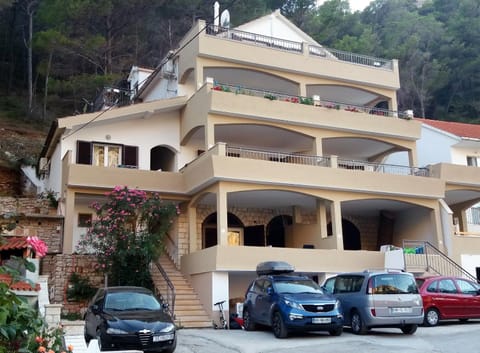 Apartments by the sea Cove Vela Stiniva, Hvar - 6864 Appartement in Dubrovnik-Neretva County