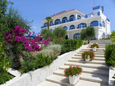 Property building, Garden view