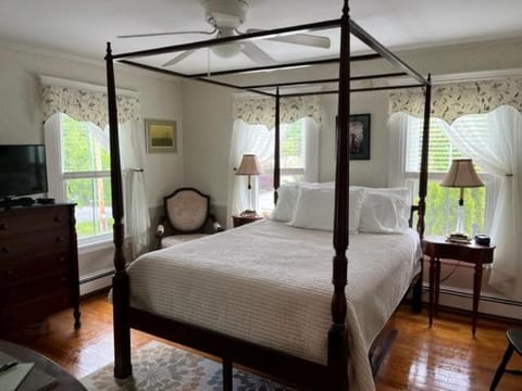 Bourne Bed and Breakfast Bed and Breakfast in Ogunquit