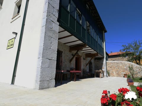 Albergue La Incera Hostel in Cantabria