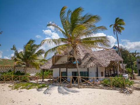 Beachfront Villa Patti ZanzibarHouses Chalet in Unguja North Region