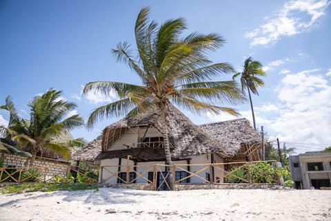 Beachfront Villa Patti ZanzibarHouses Chalet in Unguja North Region