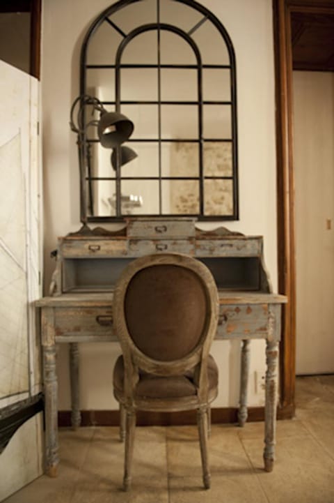 TV and multimedia, View (from property/room), Living room, Other, Photo of the whole room, Decorative detail, Seating area, City view, Street view, Area and facilities