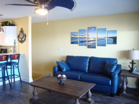Put-in-Bay Waterfront Condo #113 Casa in South Bass Island