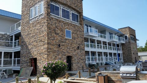 Put-in-Bay Waterfront Condo #113 House in South Bass Island