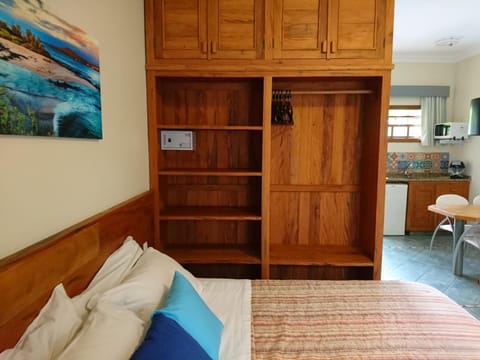 Bed, Bedroom, safe, wardrobe