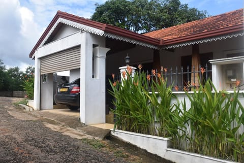 Patio, Facade/entrance