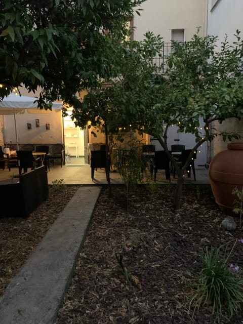 Al Giardino di Anna Pousada com café da manhã (B&B) in Fondi