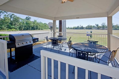 Patio, BBQ facilities