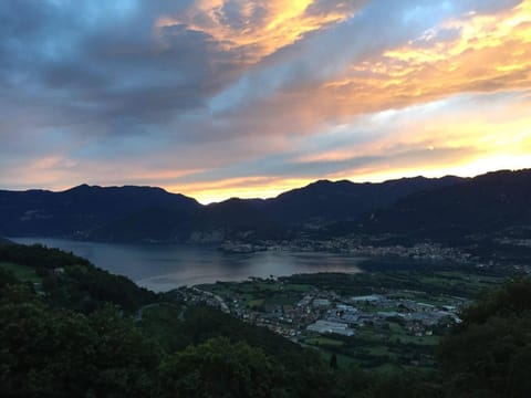 Agriturismo Alveare sul lago Bed and Breakfast in Province of Brescia