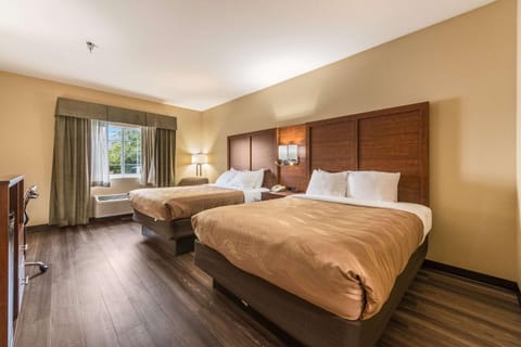 Quality Inn & Suites Hendersonville - Flat Rock Hotel in Hendersonville